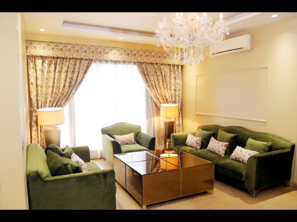 Ivy House Bed & Breakfast Delhi  Exterior photo